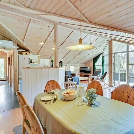 Landuin - 230m From The Sea By Interhome